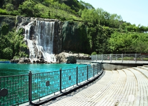 Yongma Falls Park